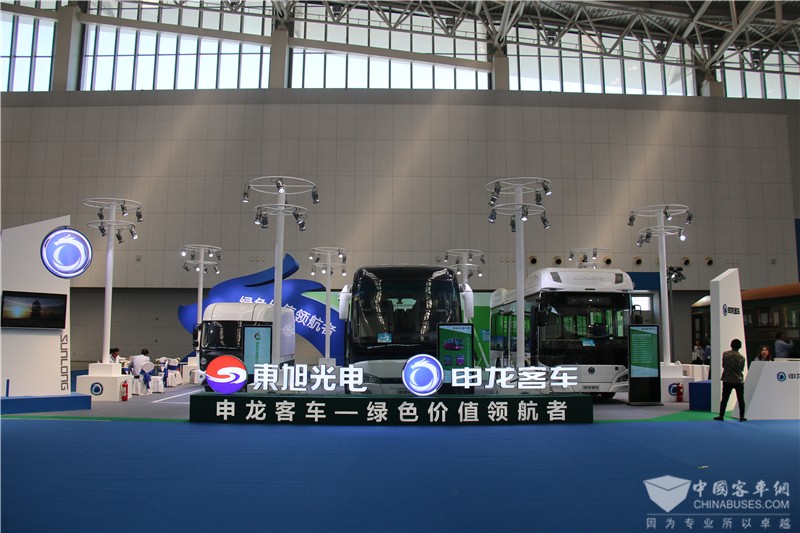 申龙客车展台