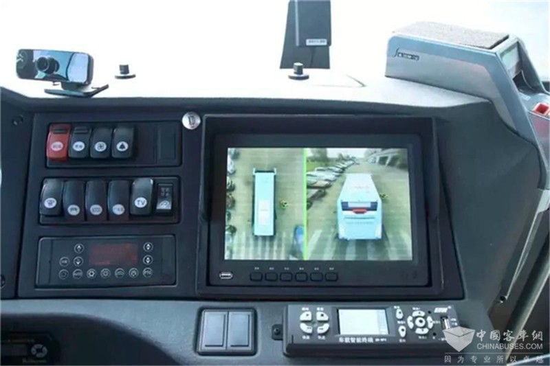 申龙客车服务第三届中国国际进口博览会