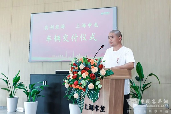 申龙汽车 高端旅游大巴 湖南宾利旅游 首批交付