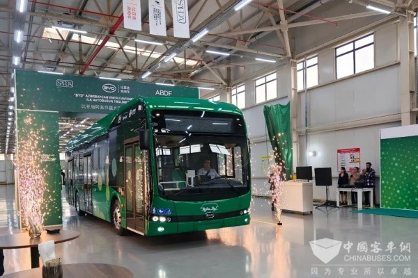 国际认可签新单！比亚迪电动大巴又批量交付阿塞拜疆