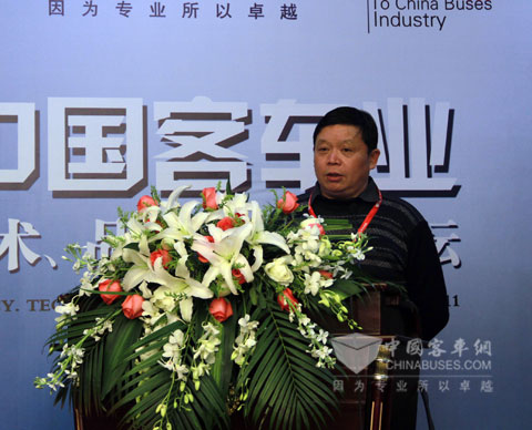东风扬子江客车城市客车研究院院长雷洪钧