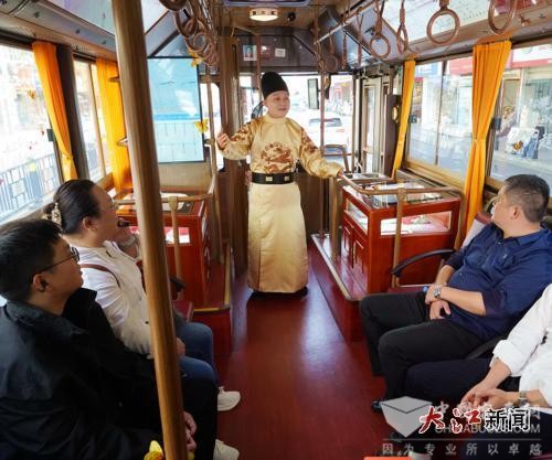 南昌“滕王号”铛铛车上线