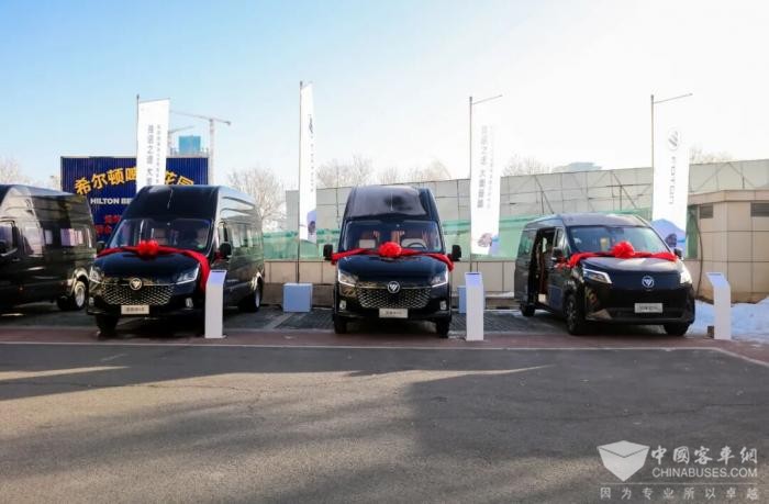 驰骋雅诺之途 纵览大美新疆！图雅诺X8商务车重磅发布