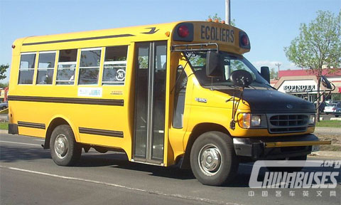 蓝鸟 MB-II/MB-IV 型校车