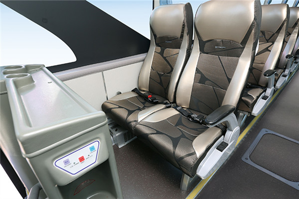 金龙XMQ6129FYN5B客车（天然气国五24-51座）