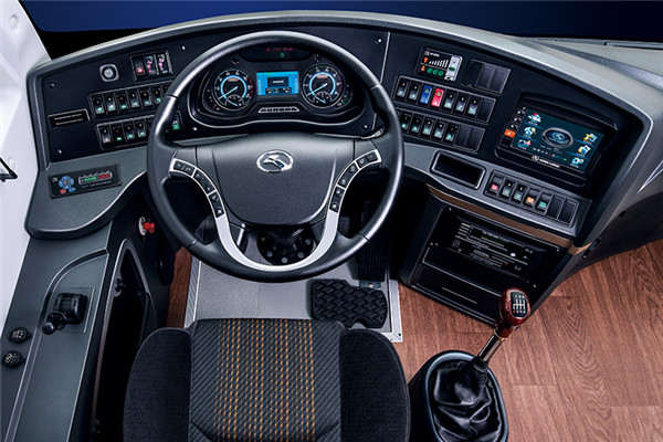 金龙XMQ6901AYD5C客车（柴油国五24-40座）