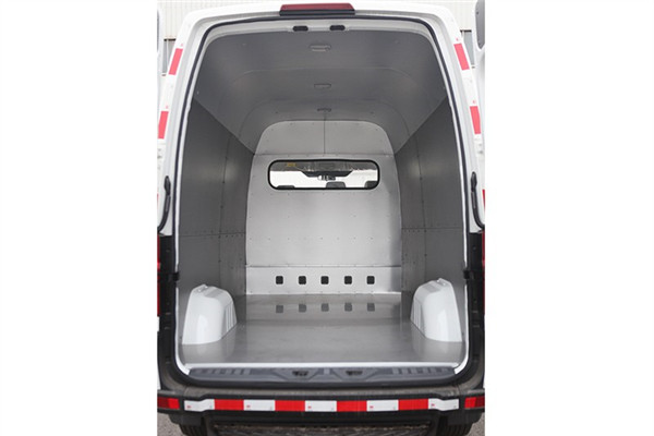 黄海DD5050XXYAHL厢式运输车（柴油国五3座）