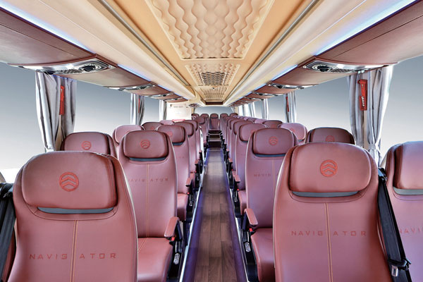 金旅XML6129J15S1客车(柴油国五24-54座)