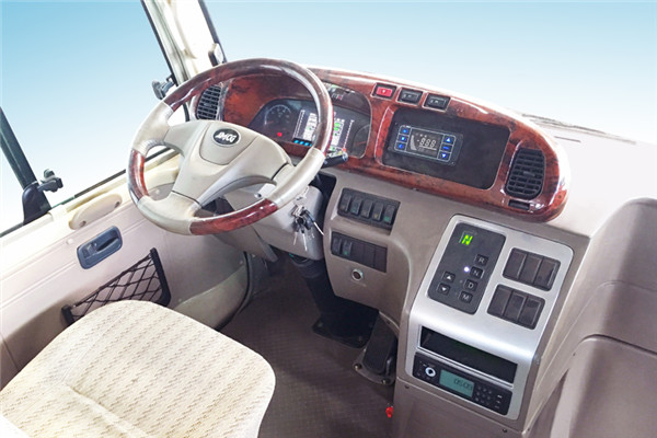 晶马JMV6820BEV3客车（纯电动24-38座）