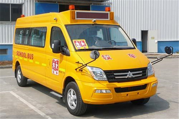 上汽大通SH6591A4D5-XB小学生专用校车（柴油国五10-19座）