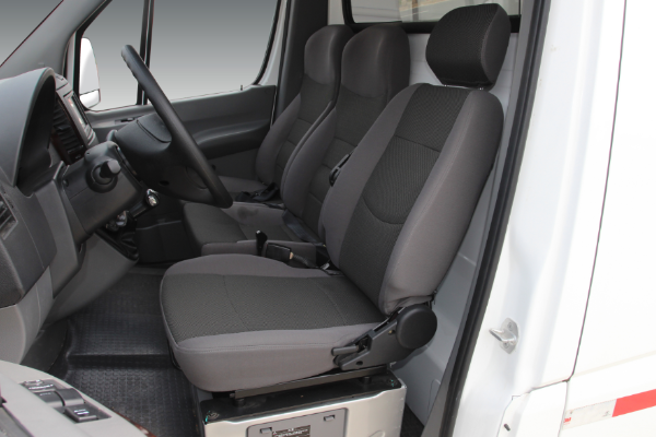 南京金龙NJL5040XXYEV1厢式运输车（纯电动2座）