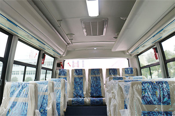 华新HM6690LFD6X客车（柴油国六24-26座）