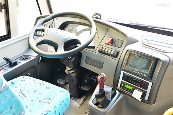 华新HM6690XFD5XS小学生专用校车（柴油国五24-28座）