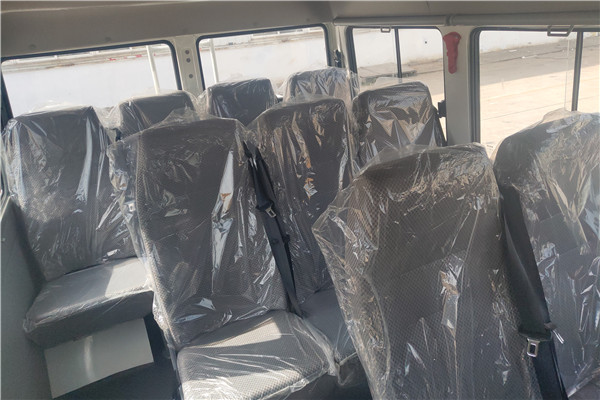 南京依维柯NJ5046XGCZA斗式工程车（柴油国六10-13座）