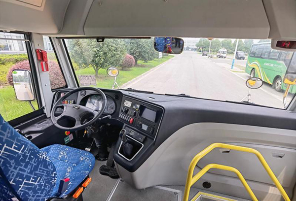 亚星JS6111XCE新一代校车（柴油24-56座）