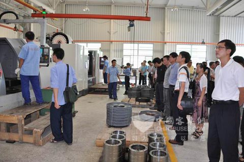 用户参观华越工厂