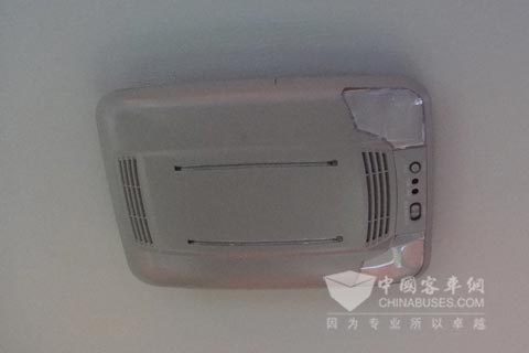 装在校车上的美时美克空气净化装置 